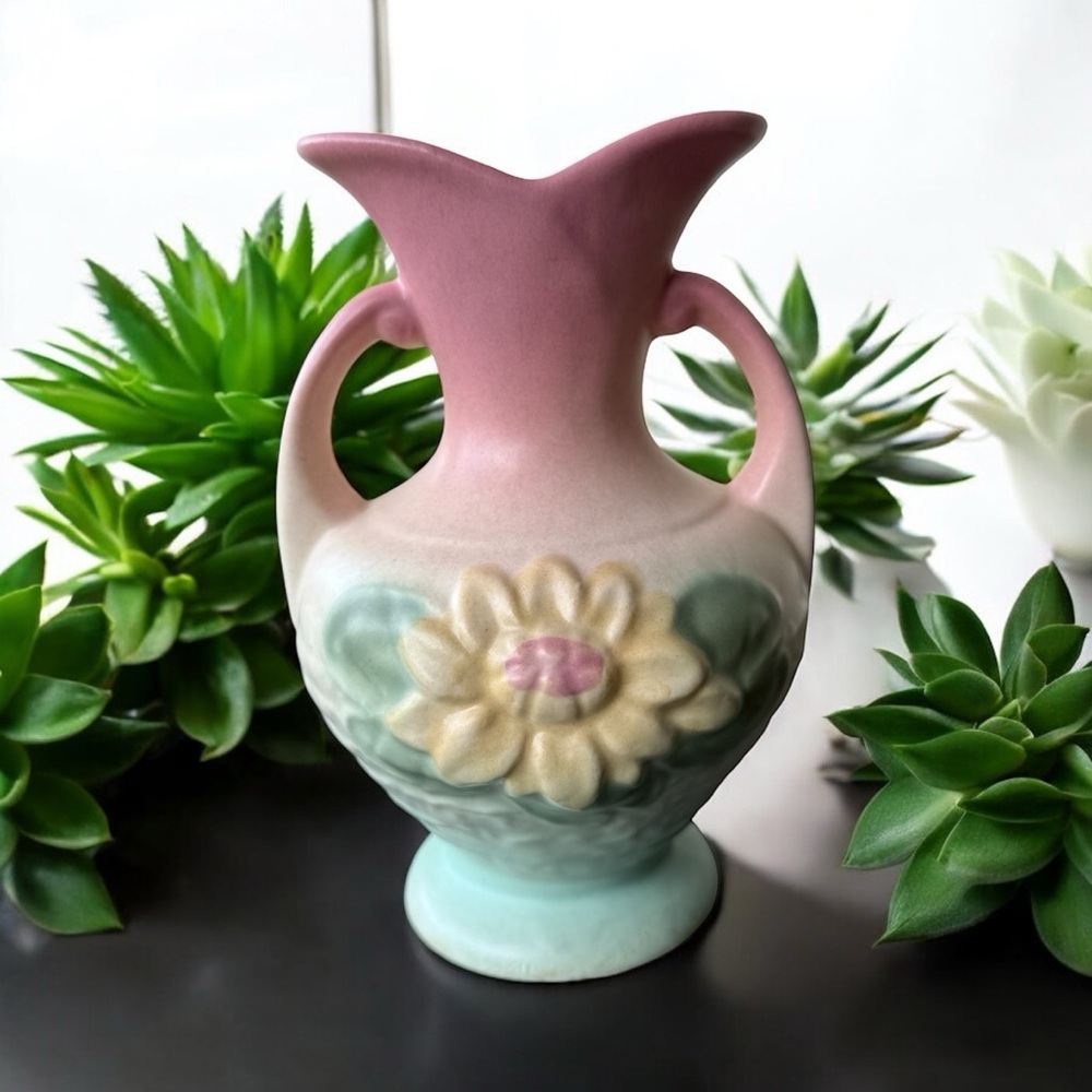 1940s Hull art Pottery Vase 5.75" matte pink - Picture 5 of 5